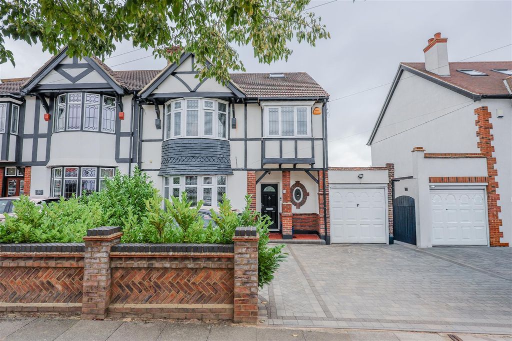 Property photo 1 of 27