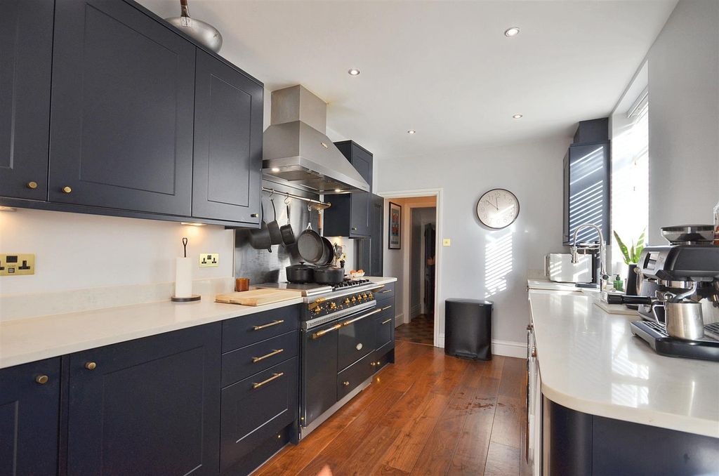 Property photo 3 of 23 Dining Kitchen
