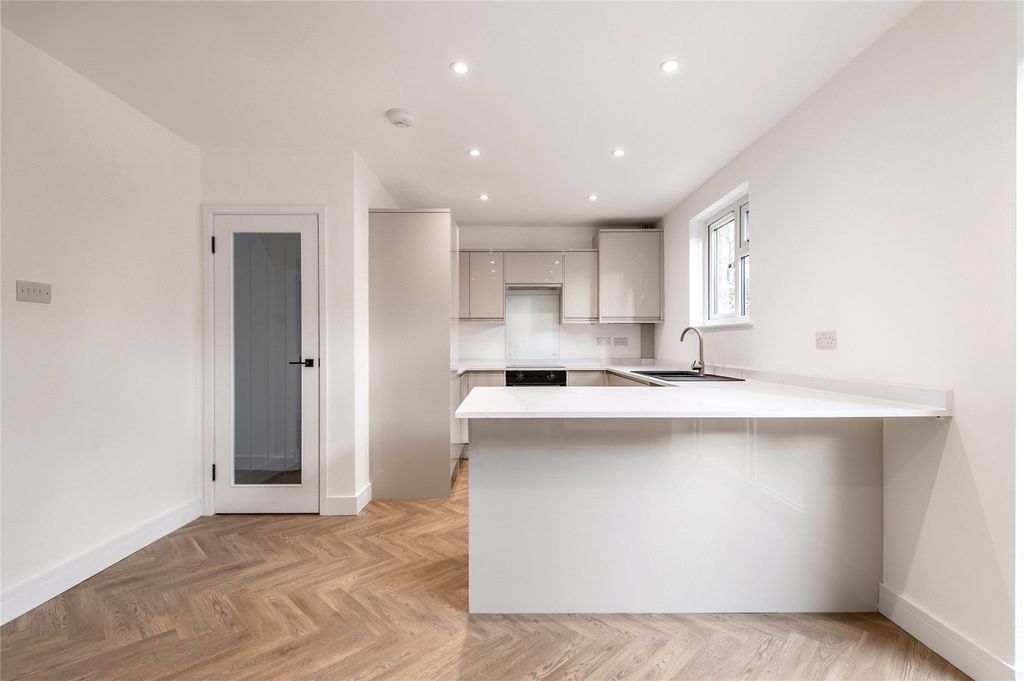 Property photo 3 of 25 Picture No. 24