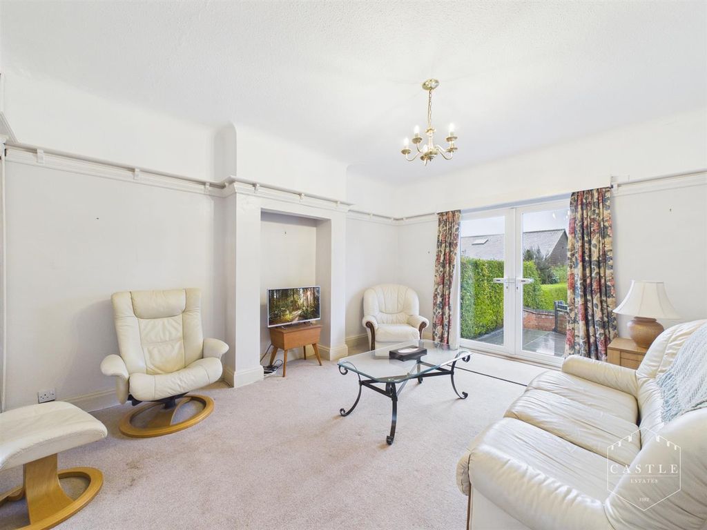 Property photo 3 of 26 Sitting Room