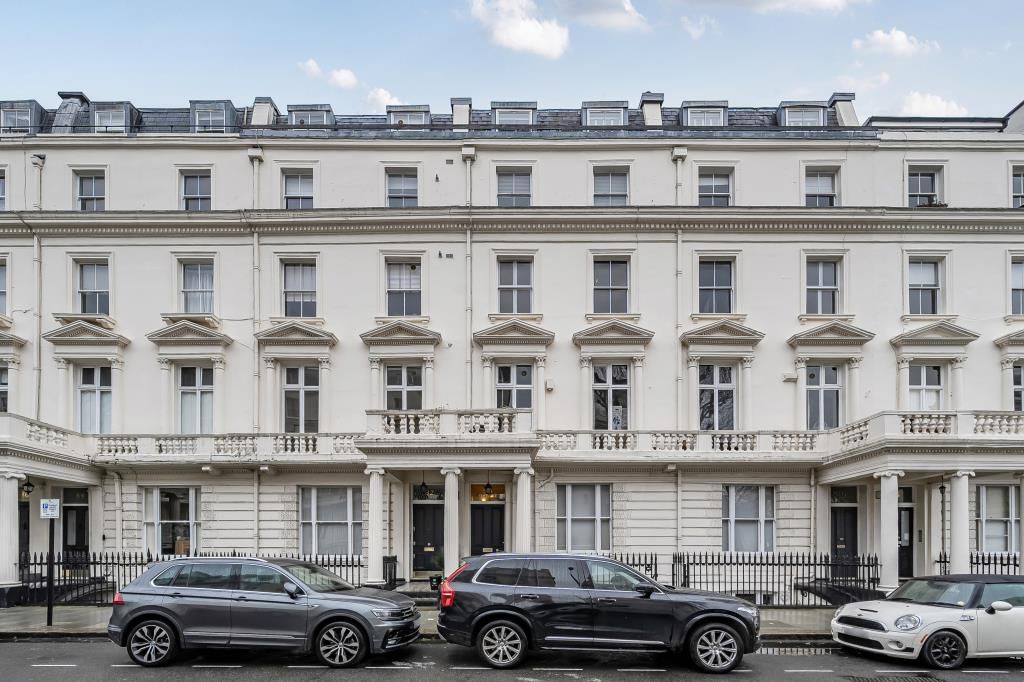 Property photo 1 of 21 External View