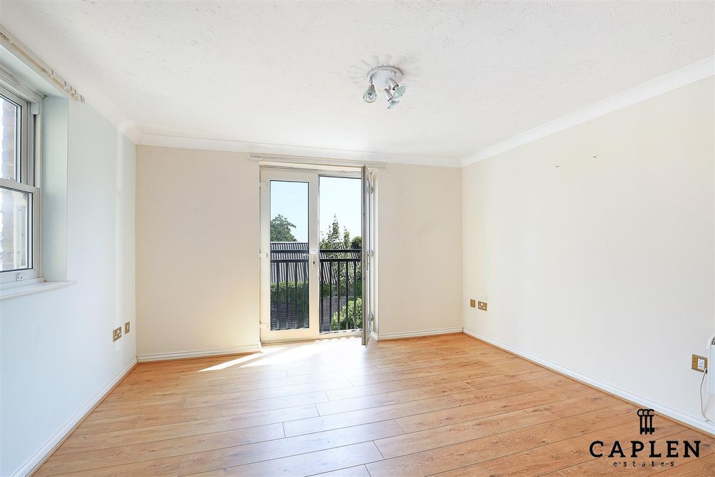 Property photo 2 of 14 Img_0143.Jpg