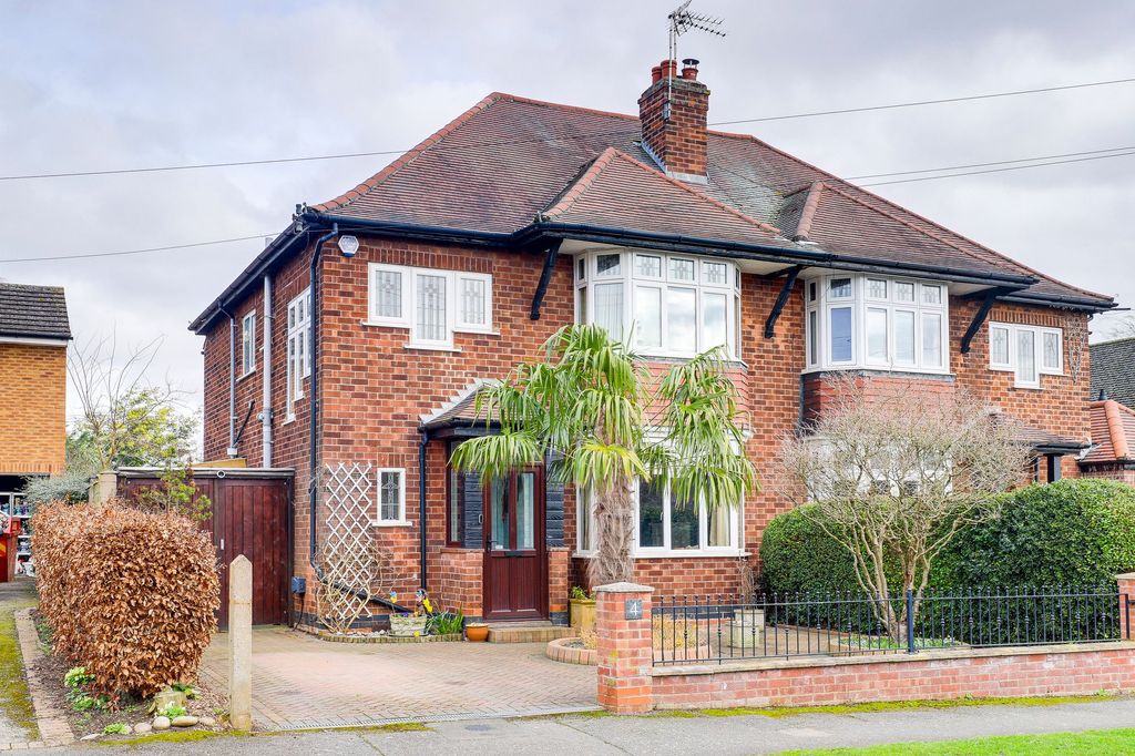 Property photo 1 of 32