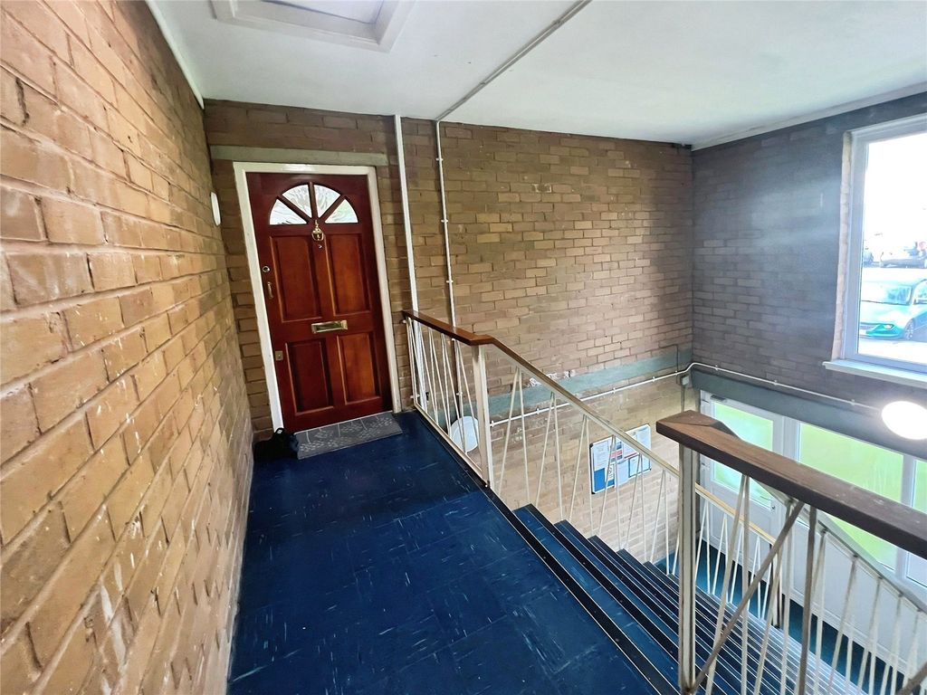 Property photo 3 of 8 Entrance