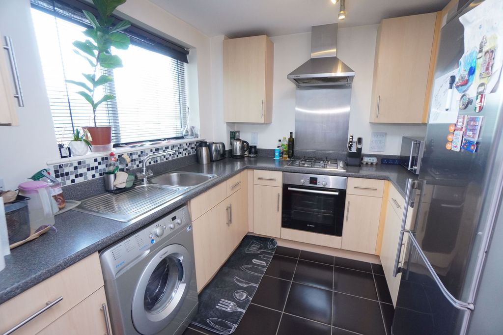 Property photo 3 of 10 Photo 6