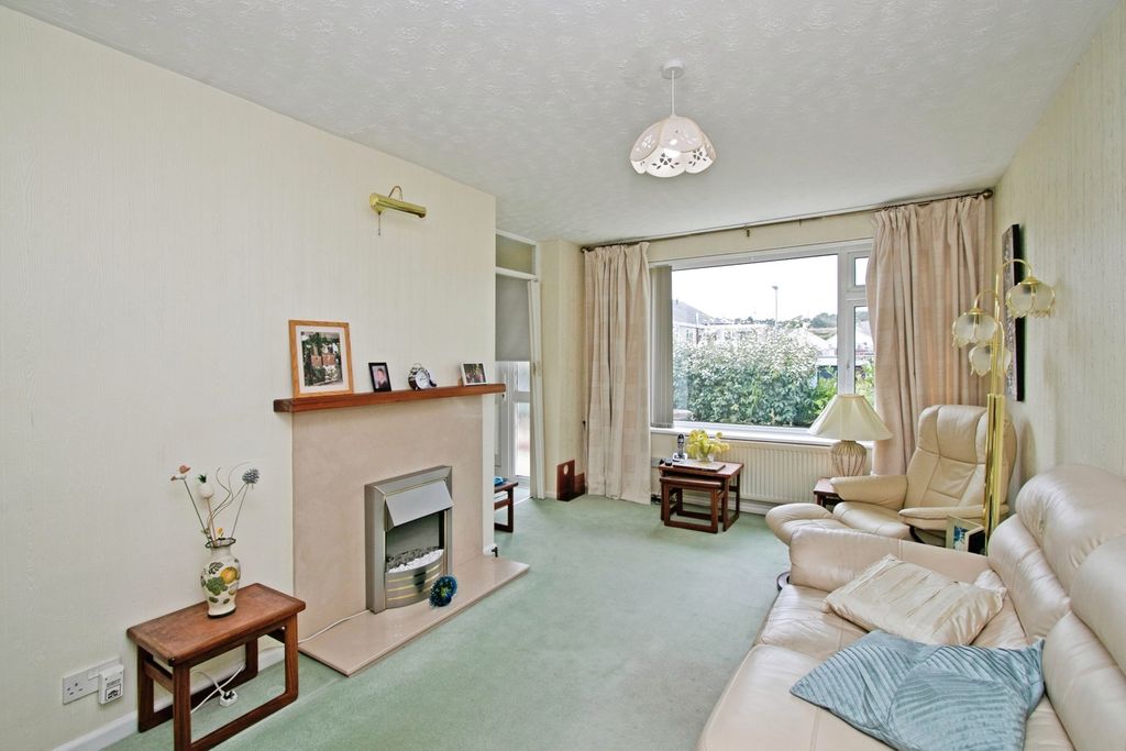 Property photo 2 of 17 Photo