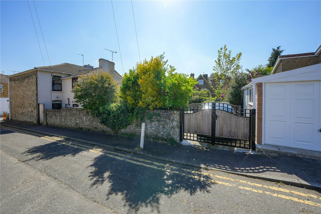 Property photo 3 of 13 External