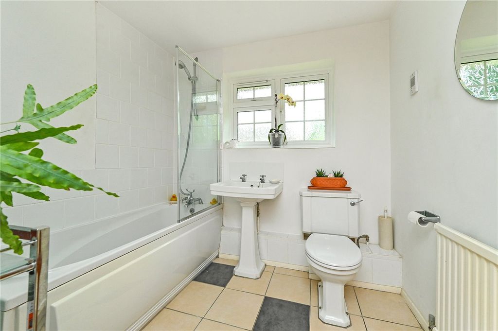 Additional image 8 of 4 bed detached house for saleThe Ridings, Liss, Hampshire GU33