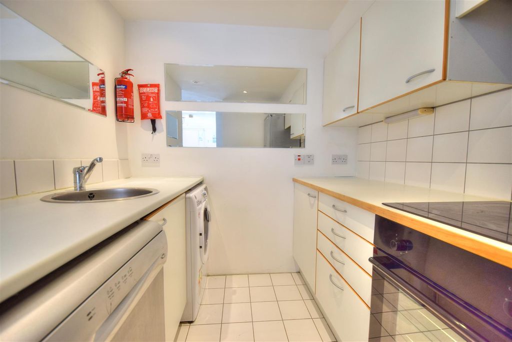 Property photo 3 of 8 Dsc_0936_Enhancer.Jpg