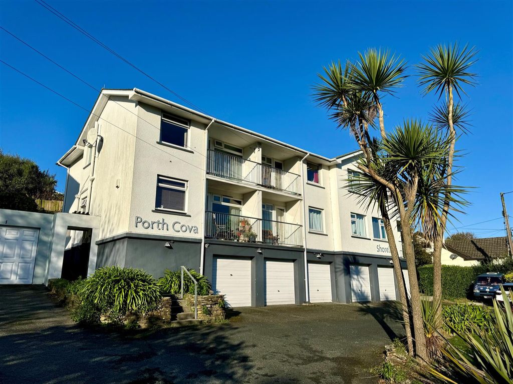 Property photo 1 of 9 2 Porth Cova
