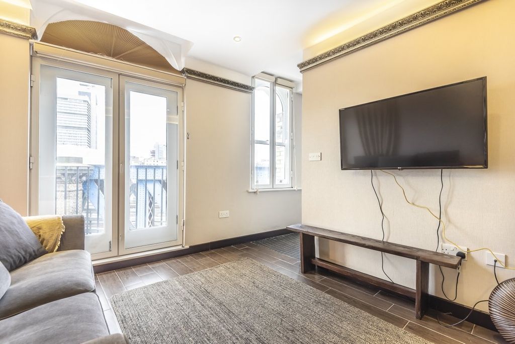 Property photo 1 of 7 596703 (1)