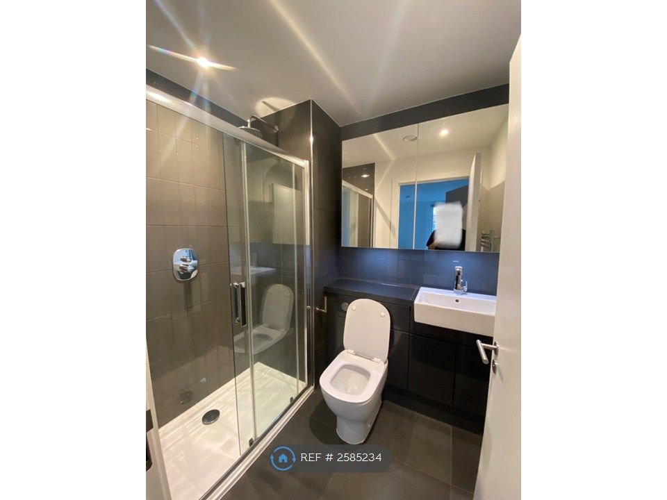 Property photo 3 of 13 Shared Bathroom With Another Tenant