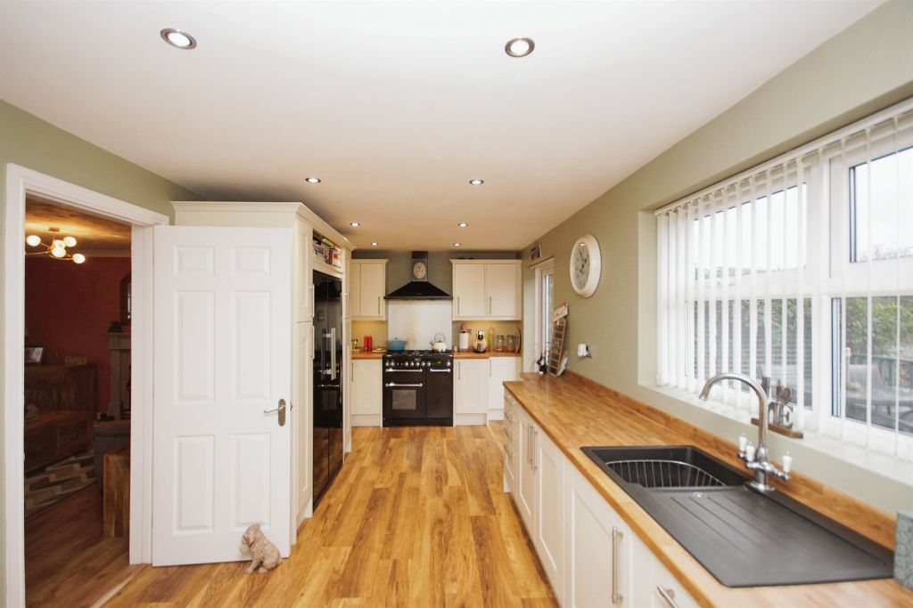 Property photo 3 of 21