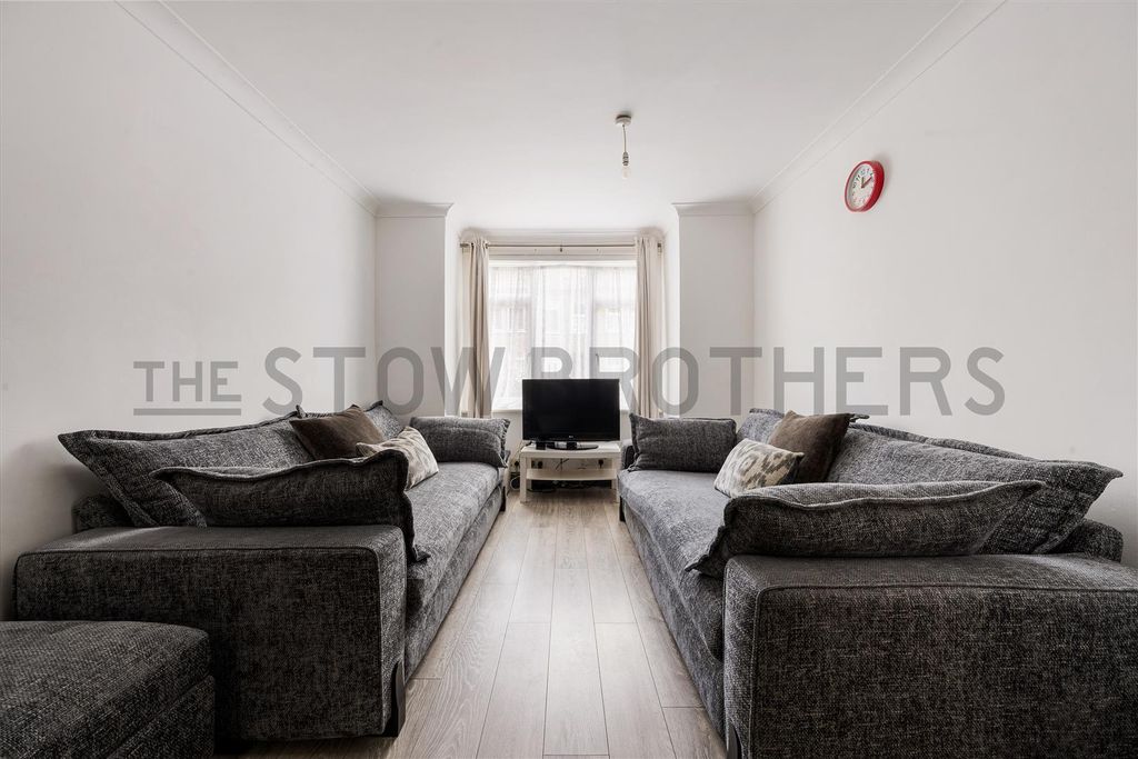Property photo 3 of 32