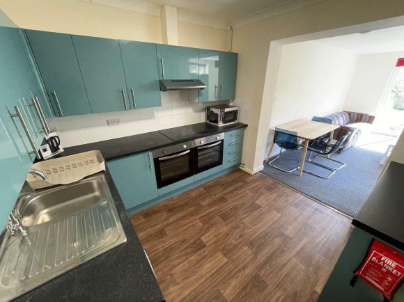 Property photo 1 of 19 Kitchen 1.Jpg