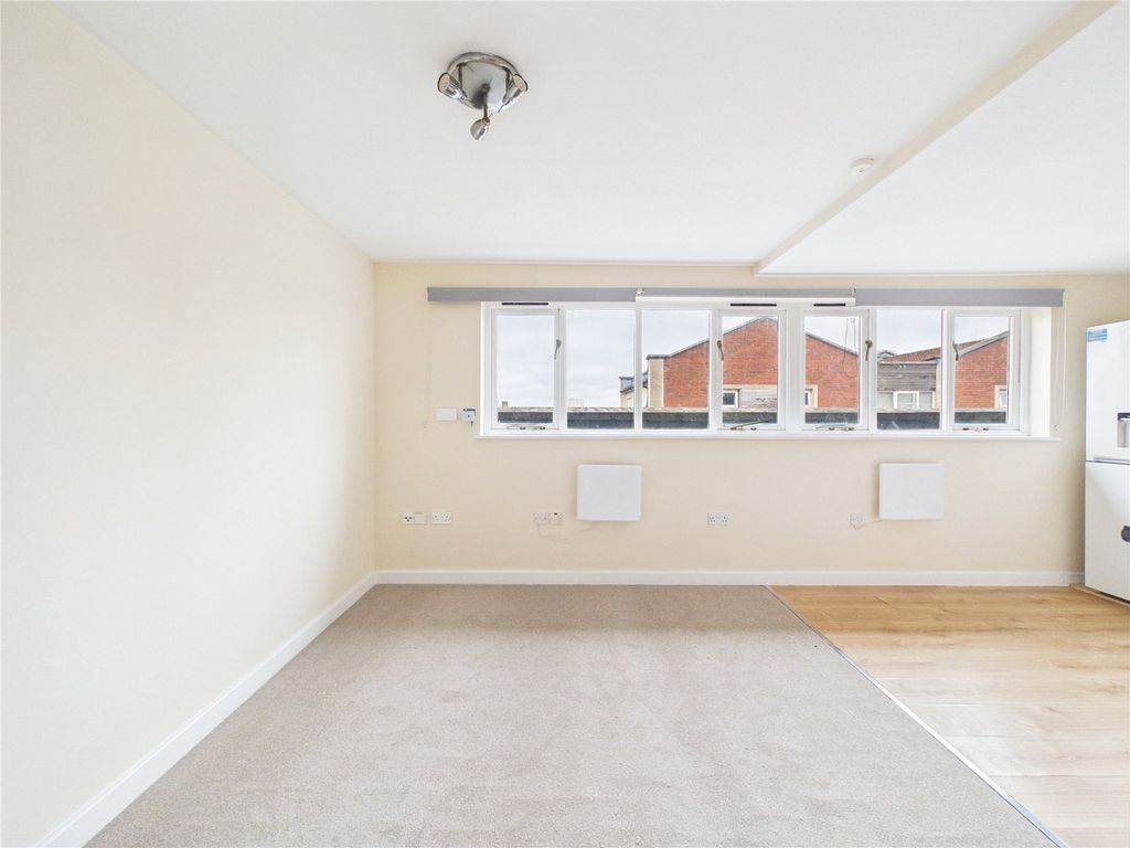 Property photo 3 of 13 Picture No. 25