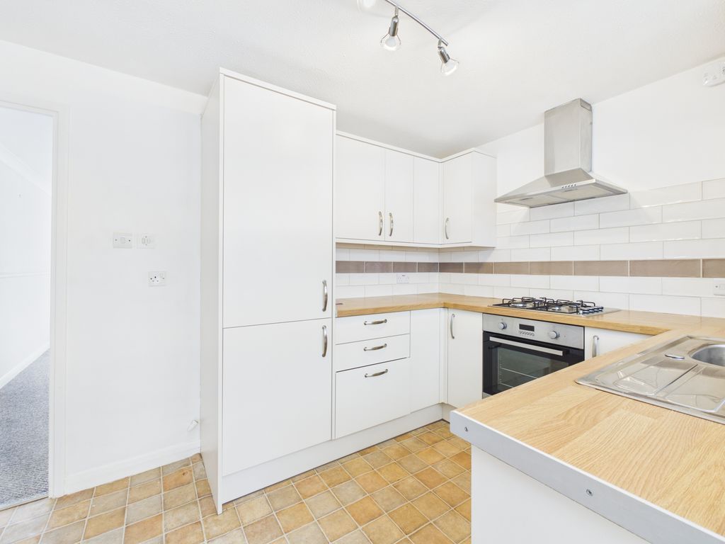 Property photo 3 of 13 Kitchen