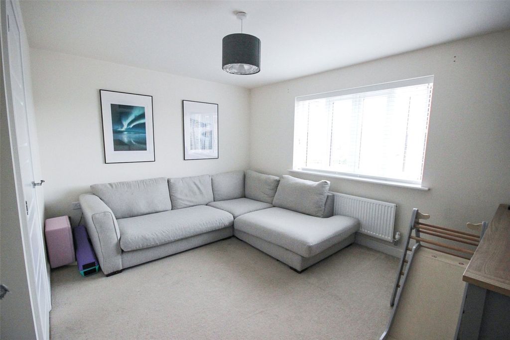 Property photo 2 of 24 Picture No. 13