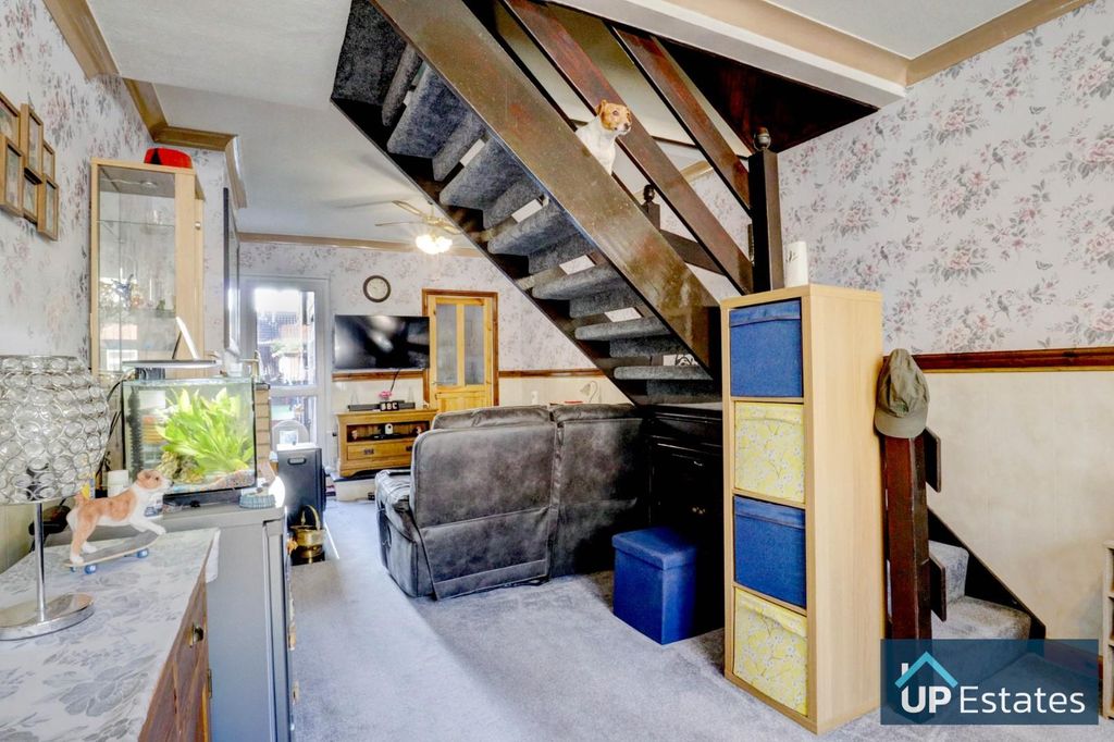 Property photo 3 of 19 Lounge/Diner