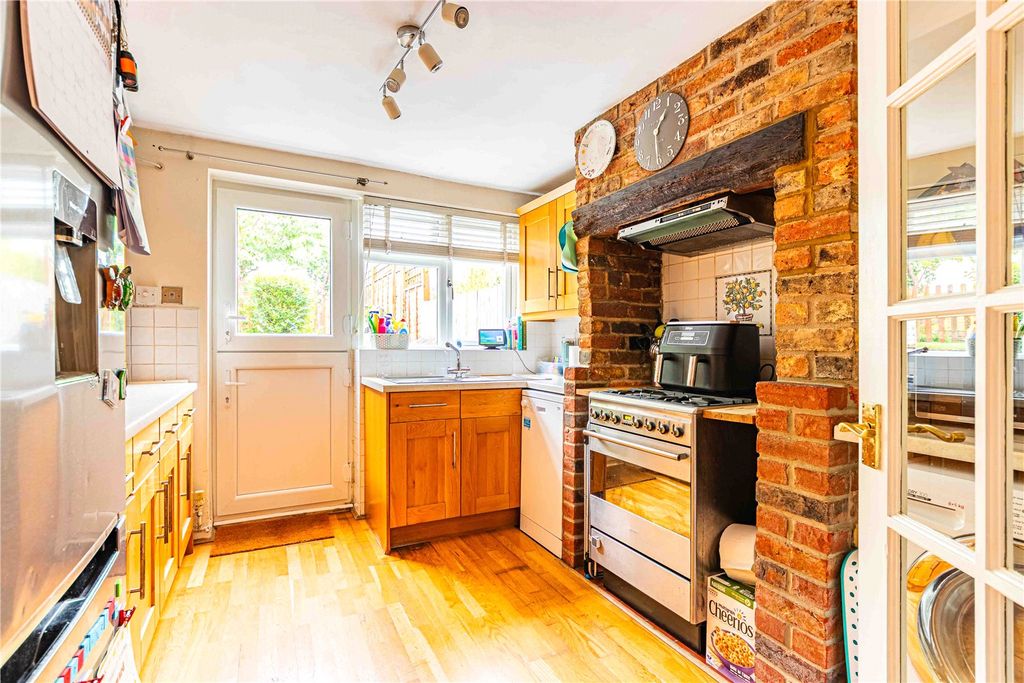 Property photo 2 of 17 Picture No. 14