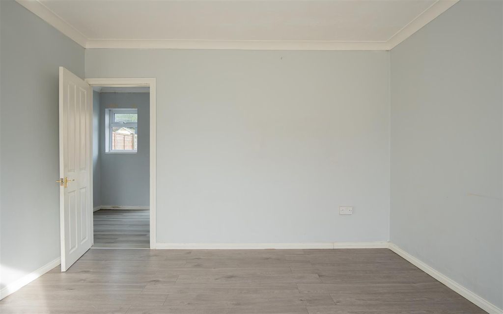 Property photo 1 of 10 Bletchingley Close, Merstham - Final Images - Ralp
