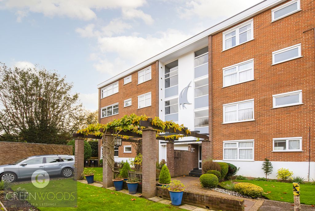 Property photo 1 of 18 Two Bedroom Riverside Apartment In Homington Court Kt2