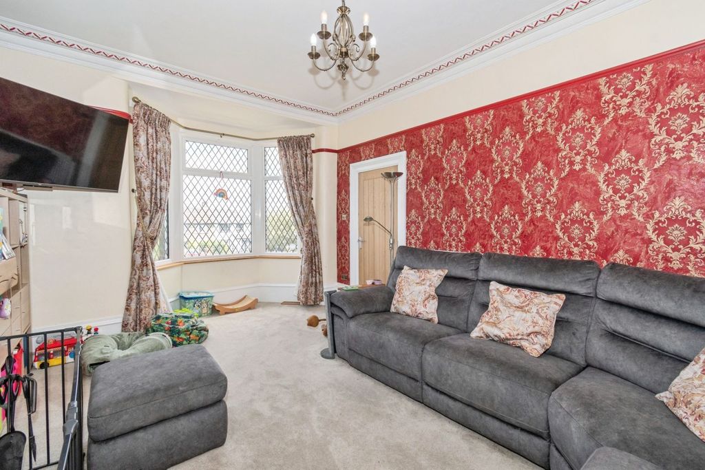 Property photo 2 of 16