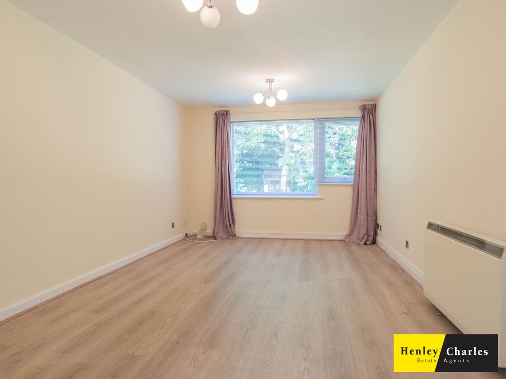 Property photo 2 of 5 P5239072