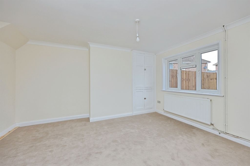Property photo 3 of 27