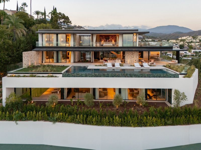 Property photo 2 of 57