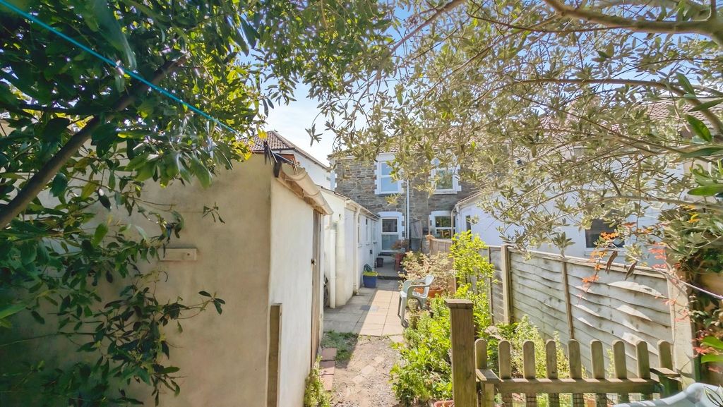 Property photo 3 of 18 39d2Ff9c-Pxl_20260423_103611931.Jpg