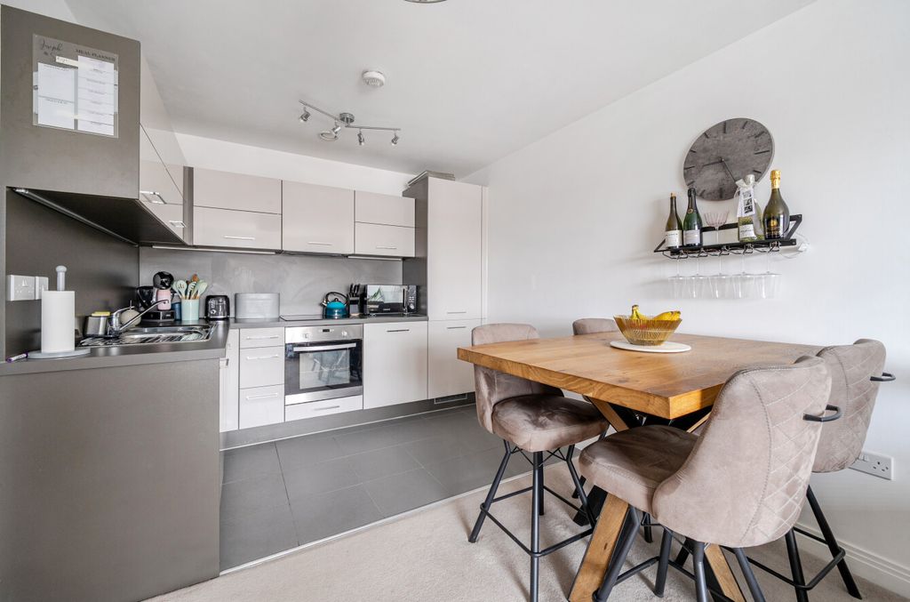 Property photo 3 of 15 1415447-8-6996E9d...