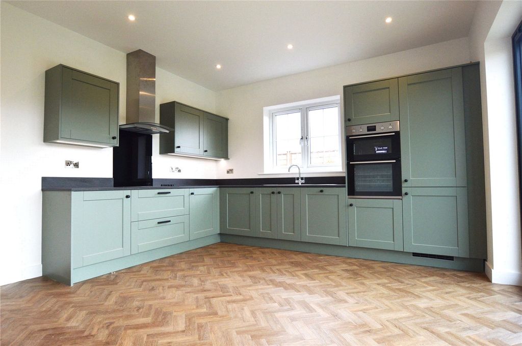 Property photo 2 of 6 Picture No. 10