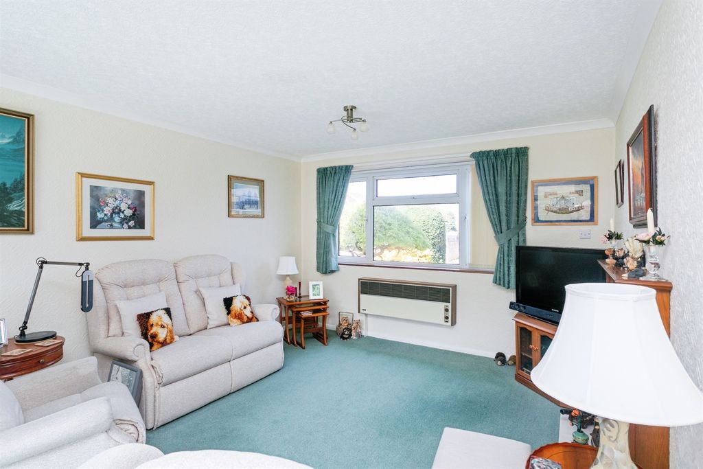 Property photo 3 of 17