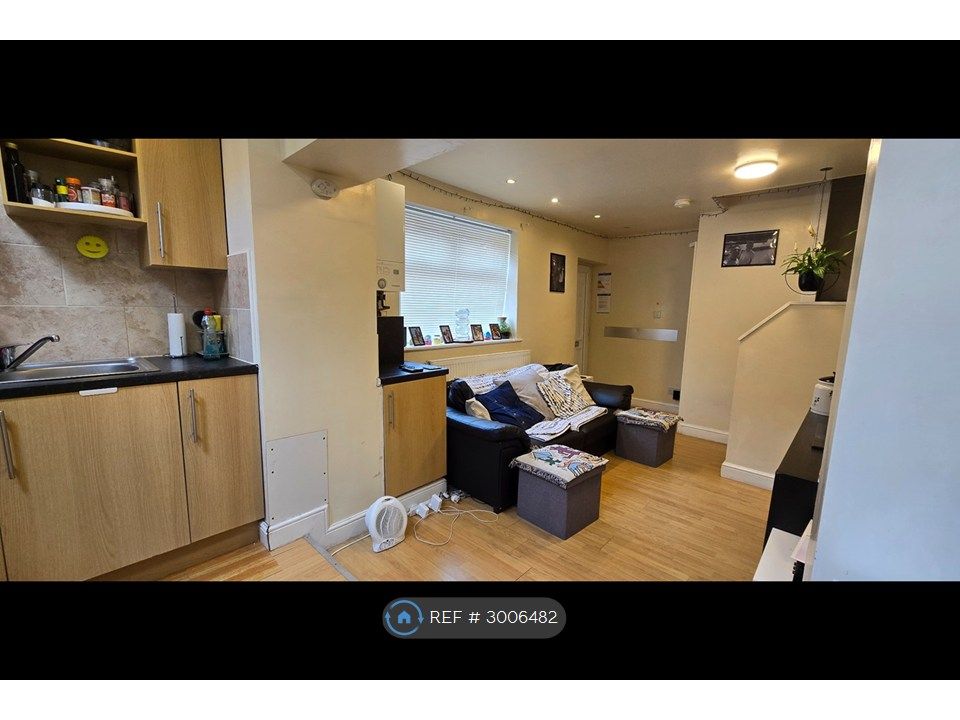 Property photo 2 of 28