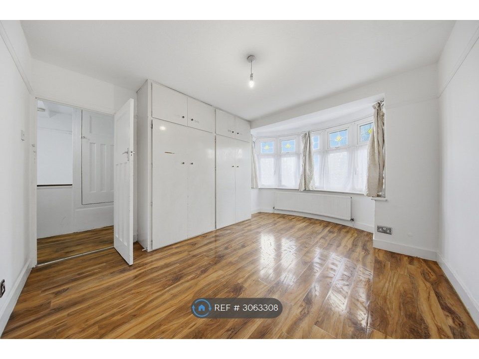 Property photo 2 of 26