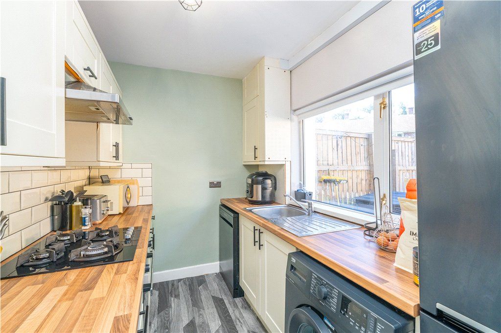 Property photo 3 of 16 Kitchen