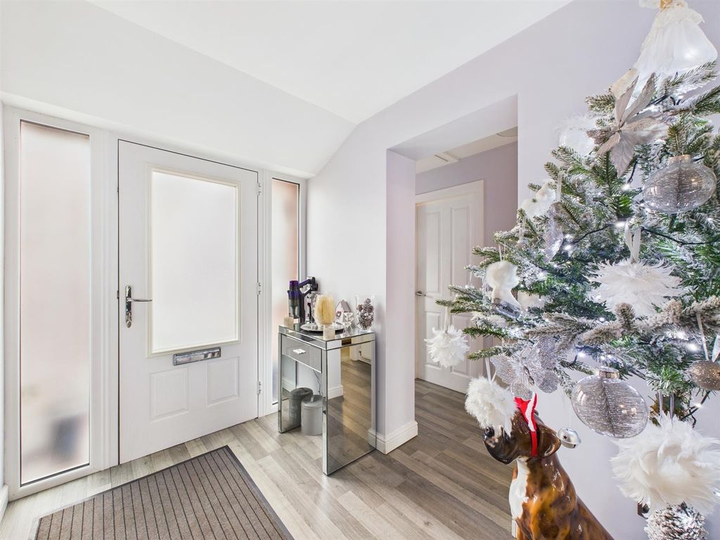 Property photo 3 of 39 Cam03844G0-Pr0367-Still011.Jpg