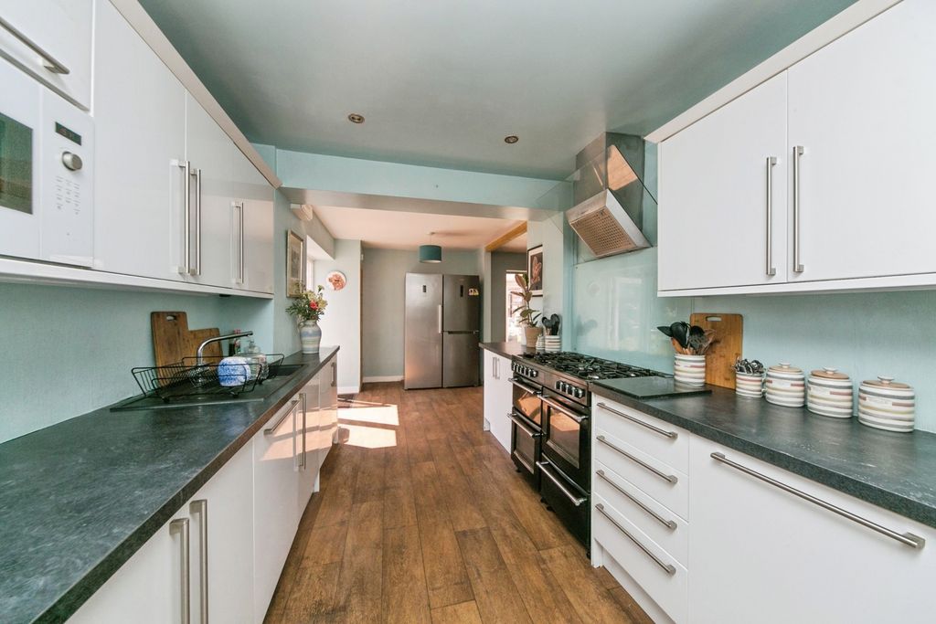 Property photo 3 of 23 Pbox-Img.Jpg