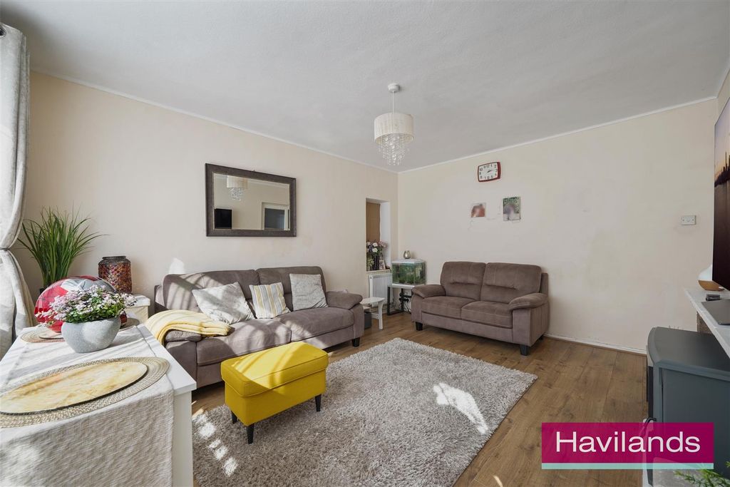 Property photo 2 of 12 Merryhills Court-10.Jpg