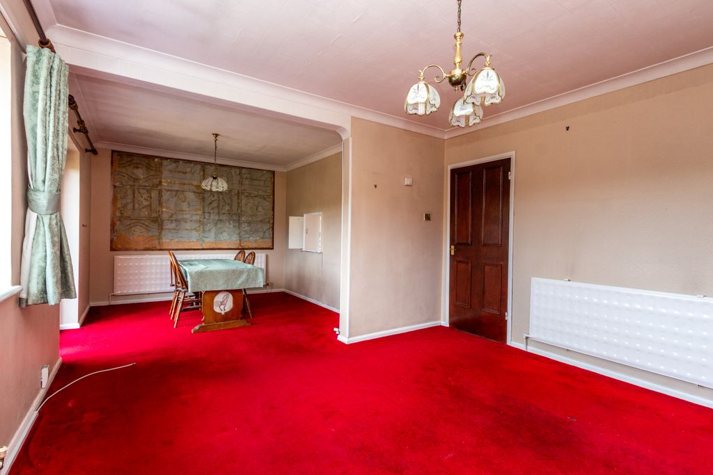 Property photo 3 of 14 Lounge/Dining Room