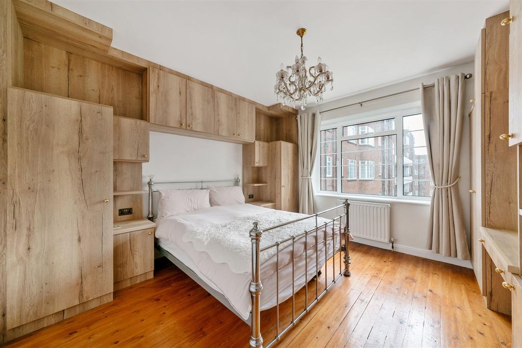 Property photo 3 of 12 Bedroom