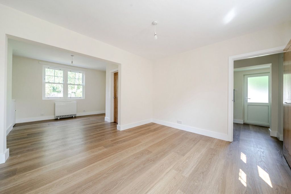 Property photo 2 of 9 2