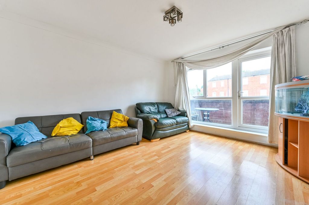 Property photo 3 of 16