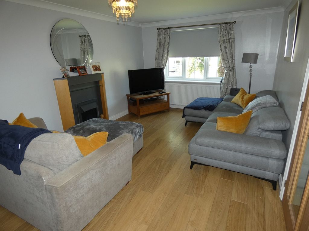 Property photo 2 of 22 Main Lounge