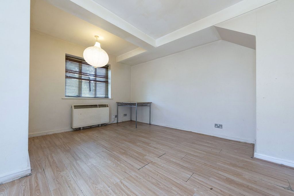 Property photo 2 of 15 Picture No. 10