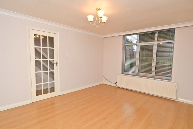 Property photo 3 of 12 Photo 6