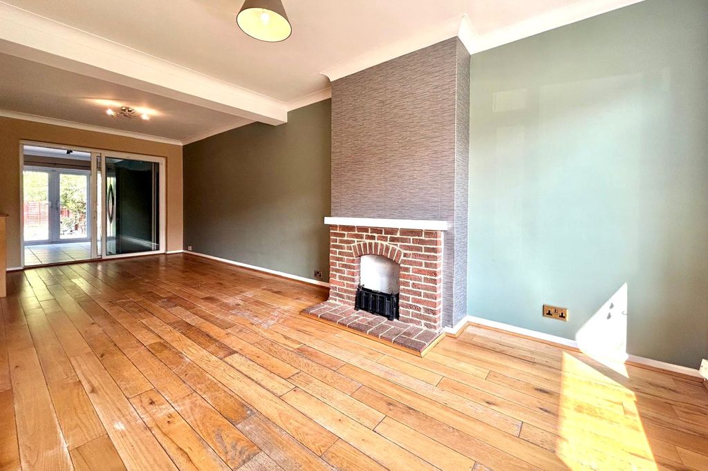 Property photo 2 of 17 Picture No. 22