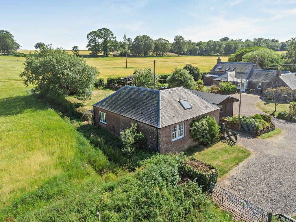 Property photo 3 of 39 Picture No. 32