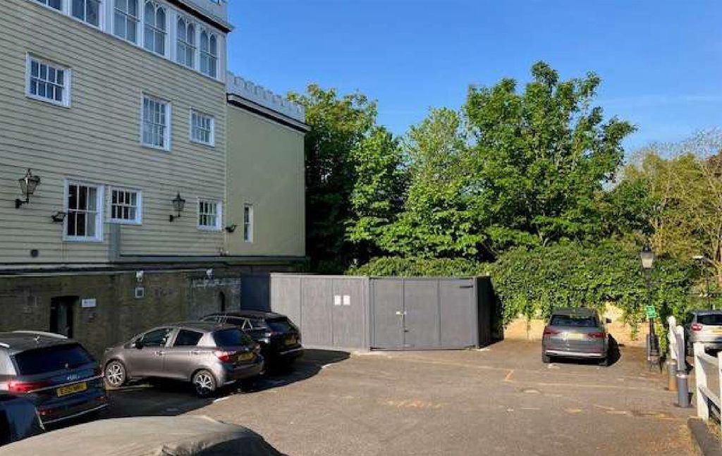 Property photo 1 of 1